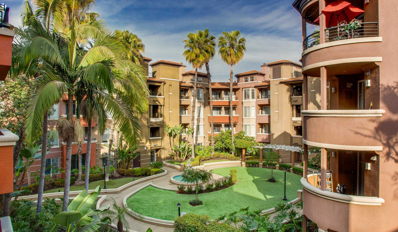 Villas at Park La Brea - Los Angeles, CA - Balcony