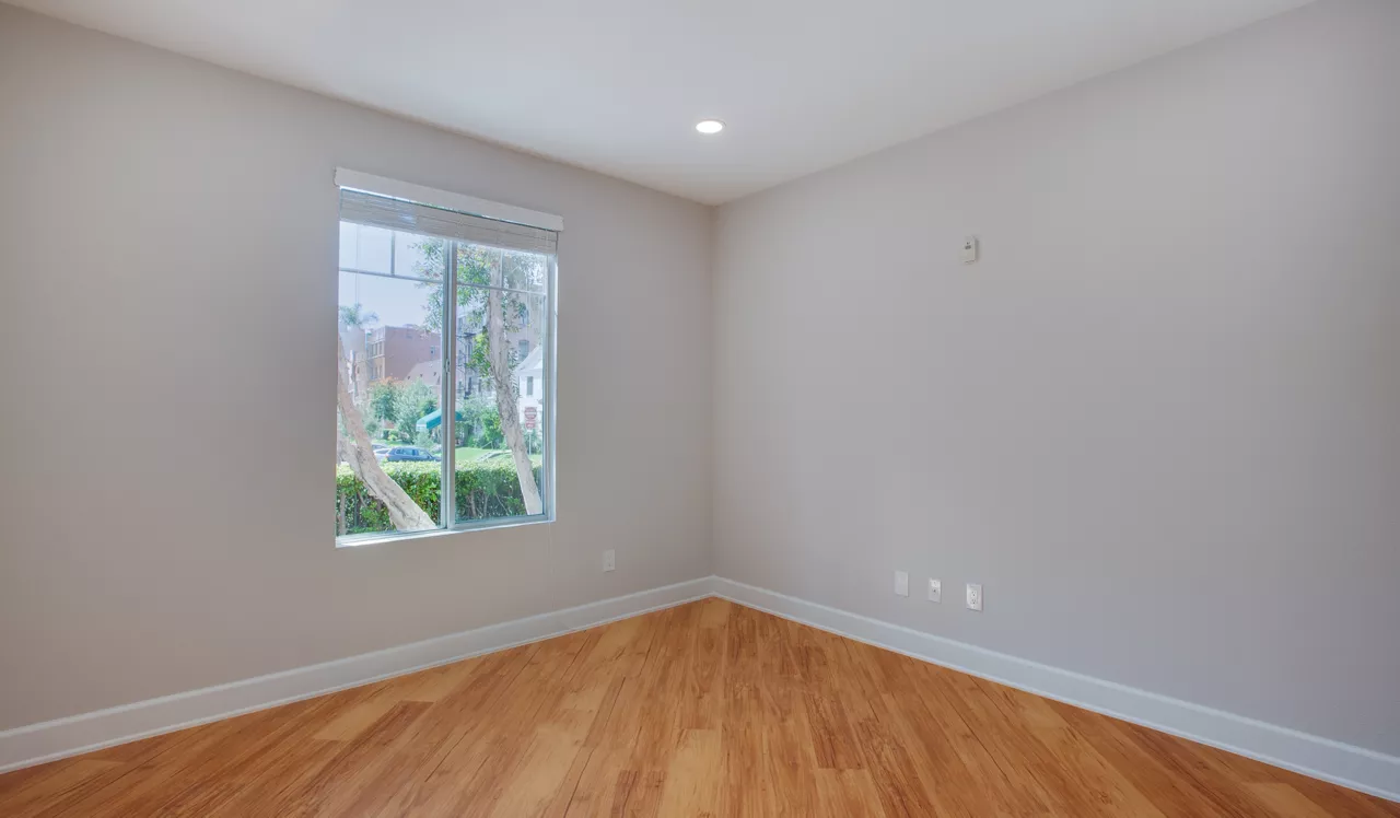 Villas at Park La Brea - Apartments in Los Angeles - Bedroom