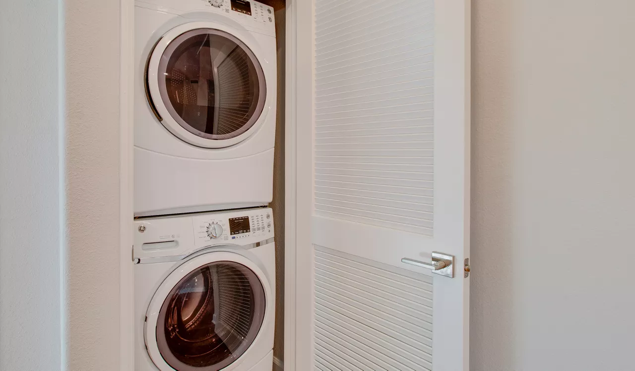 Villas at Park La Brea - Apartments in Los Angeles - Laundry