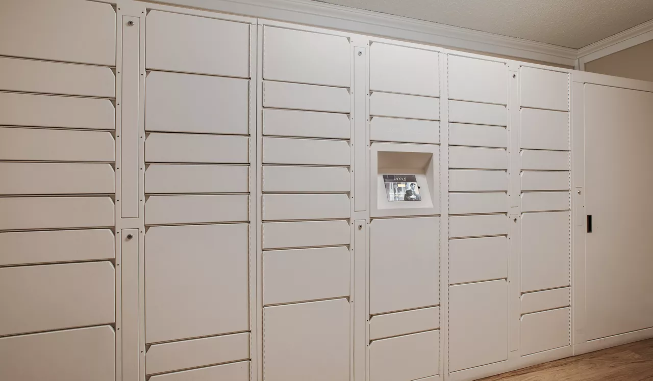 Villas of Pasadena - Pasadena, CA - package lockers