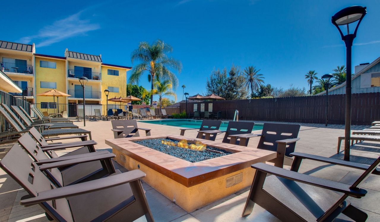 Villas of Pasadena - Pasadena CA - Firepit