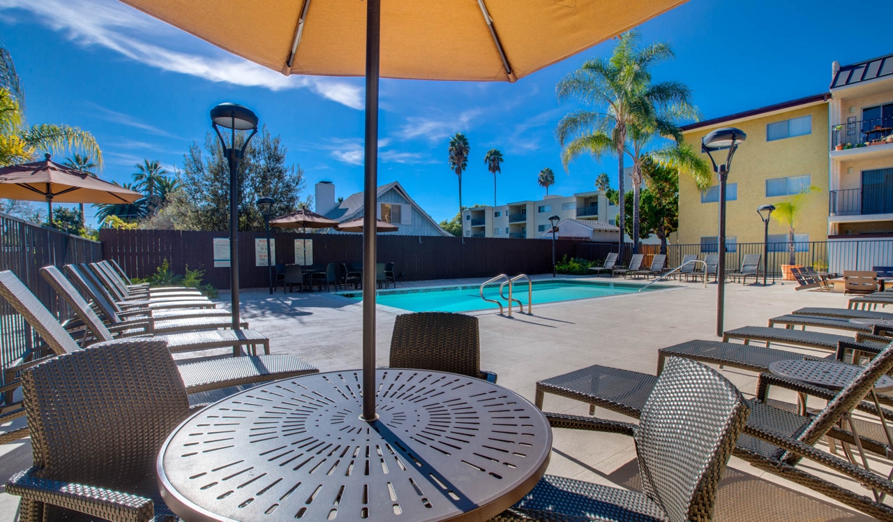 Villas of Pasadena - Pasadena CA - Pool
