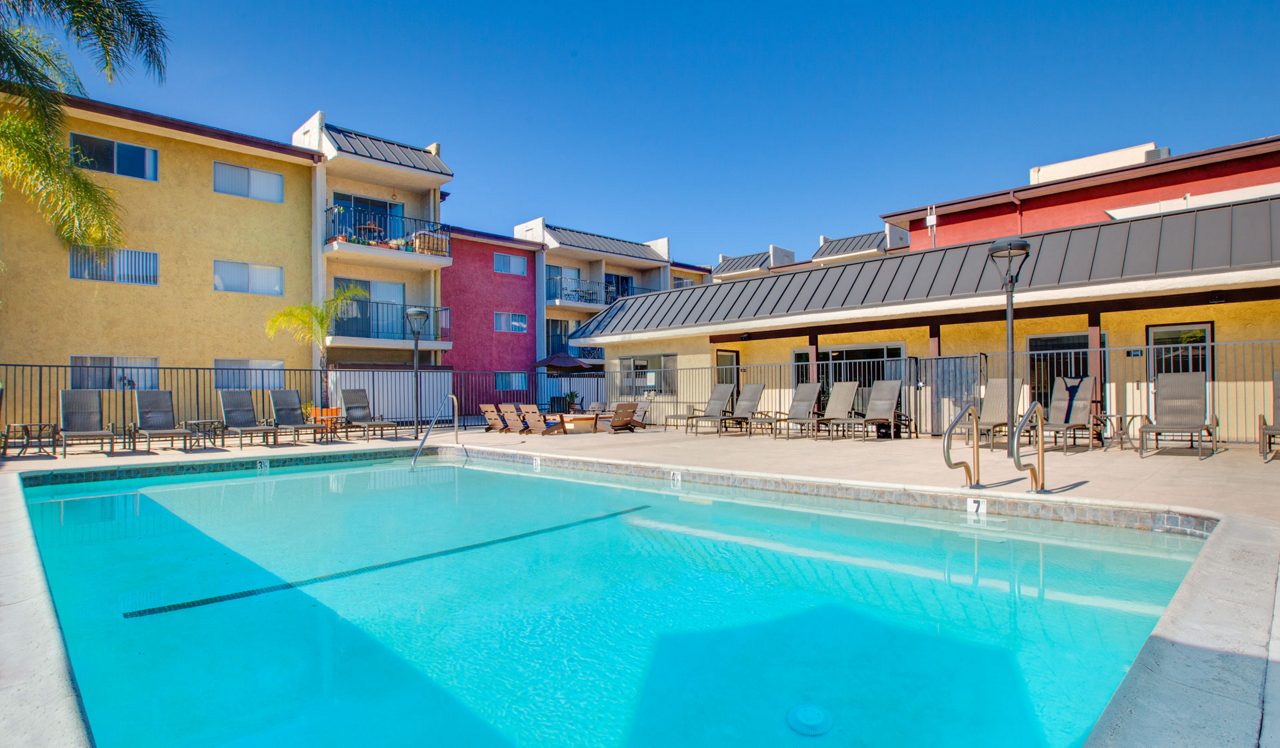 Villas of Pasadena - Pasadena, CA - pool