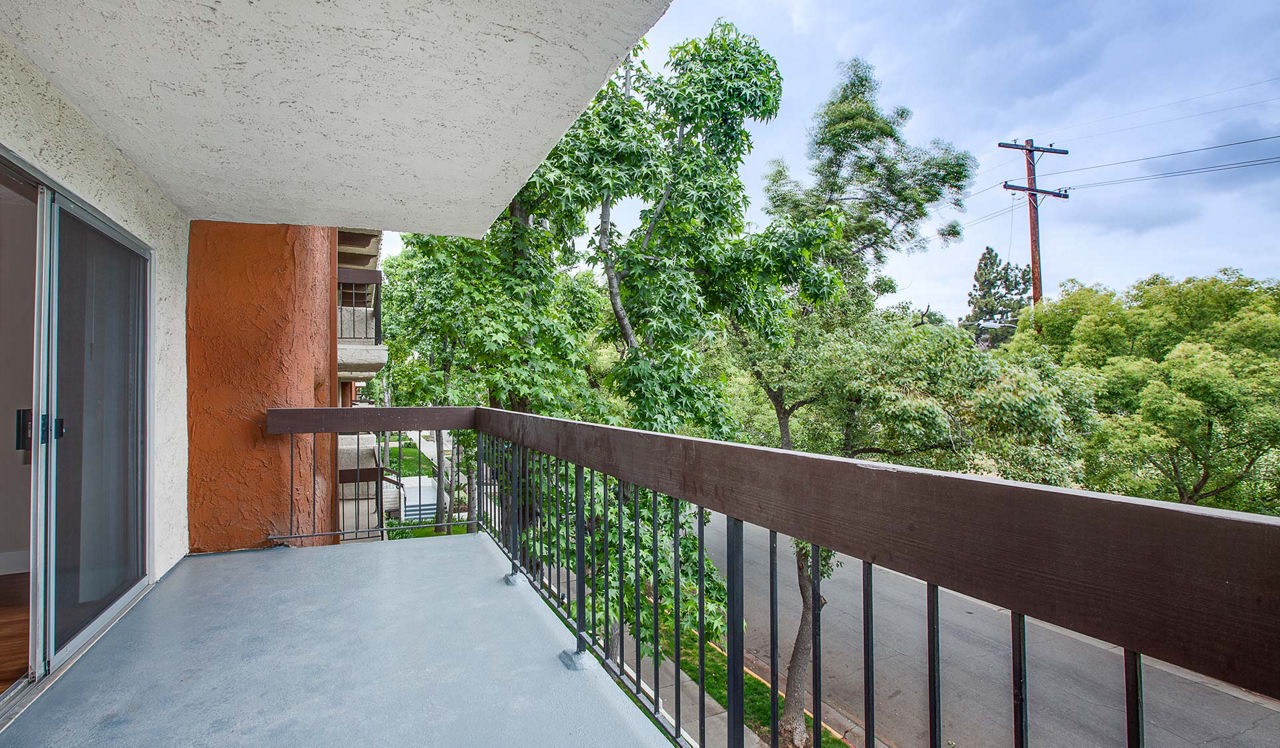 Villas of Pasadena - Pasadena, CA - balcony