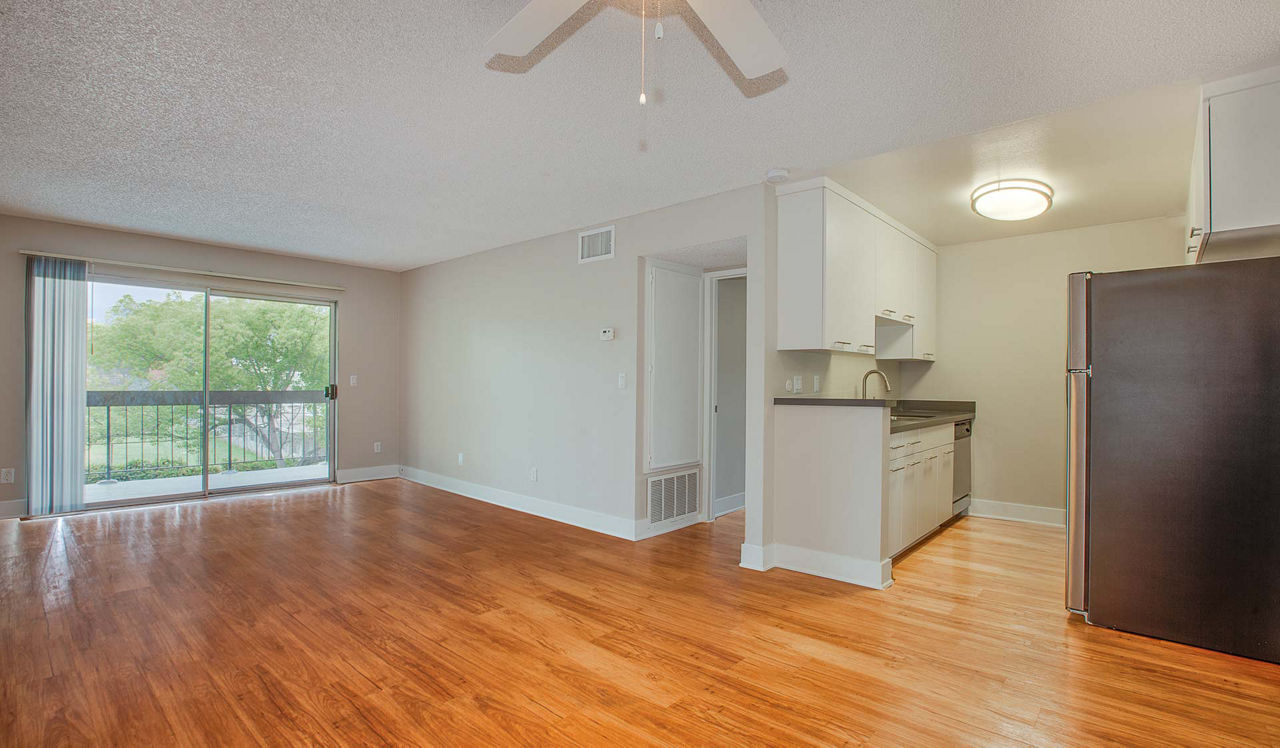 Villas of Pasadena - Pasadena, CA - living room