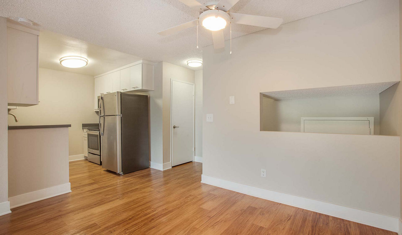 Villas of Pasadena - Pasadena, CA - dining room