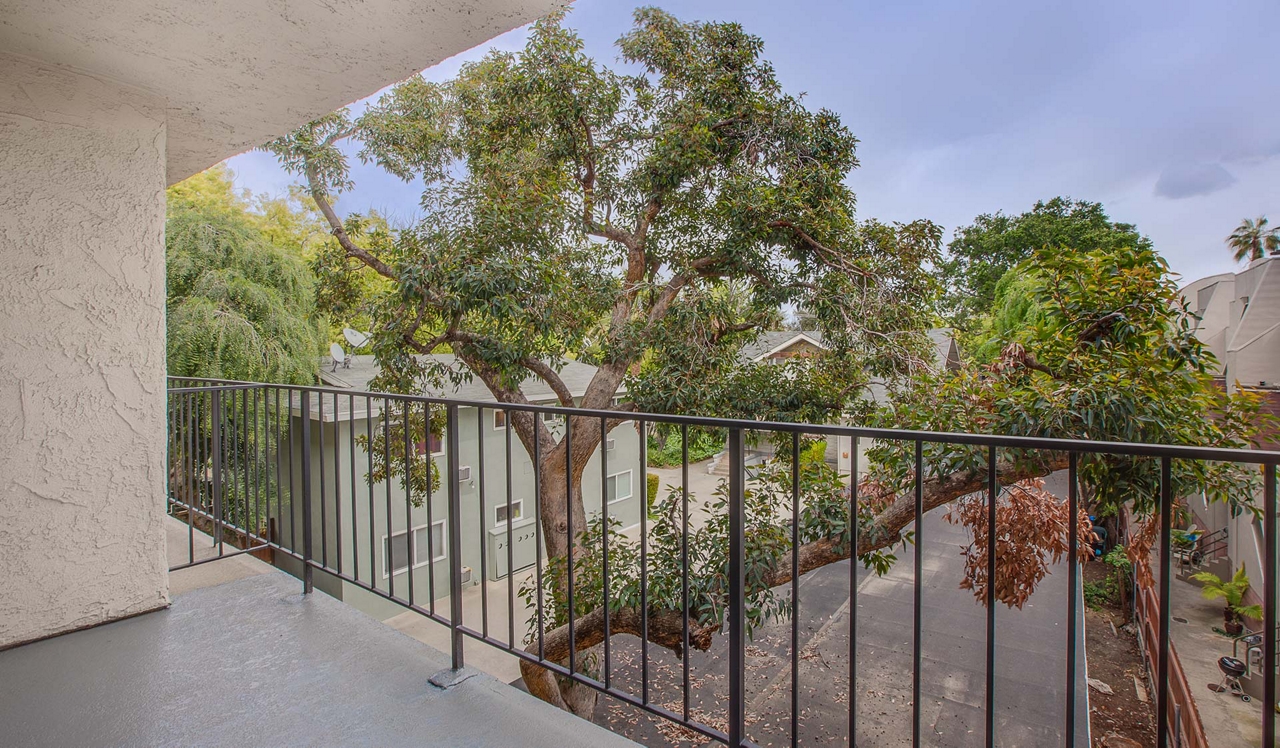 Villas of Pasadena - Pasadena, CA - Balcony/