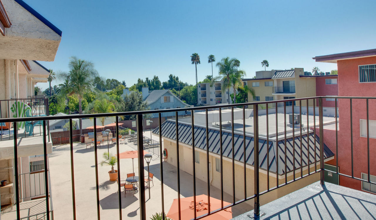 Villas of Pasadena - Pasadena, CA - balcony