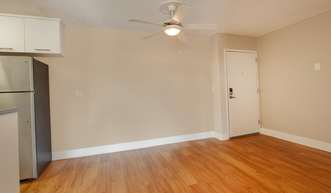 Villas of Pasadena - Pasadena, CA - dining room