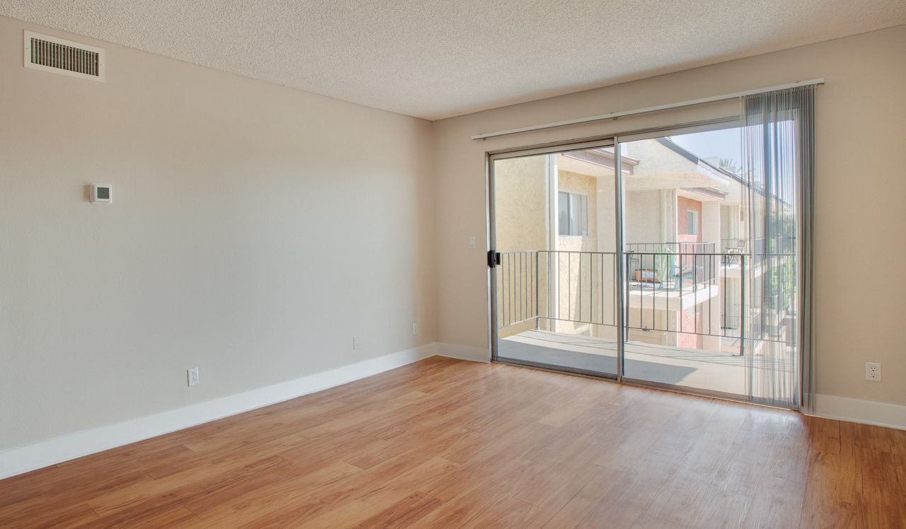 Villas of Pasadena - Pasadena, CA - living room