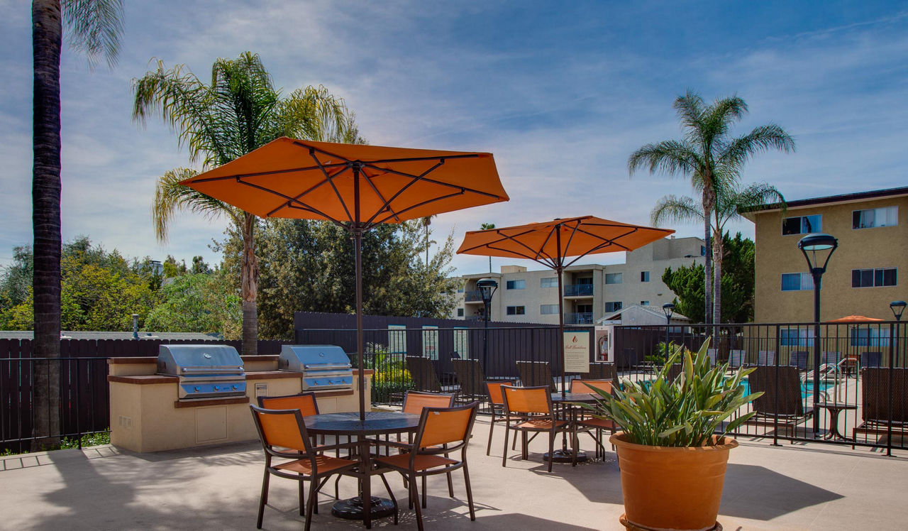 Villas of Pasadena - Pasadena, CA - Grills