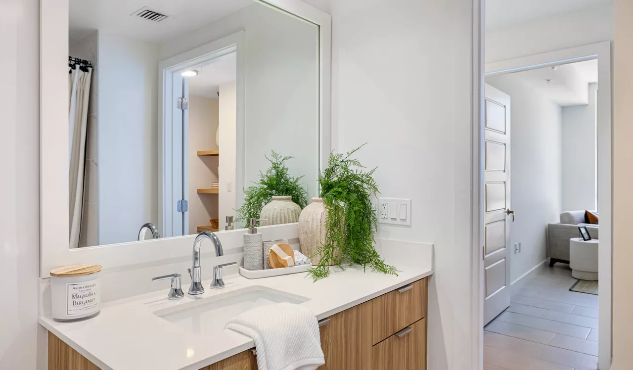 The Watermarc at Biscayne Bay - Miami, FL - Bathroom