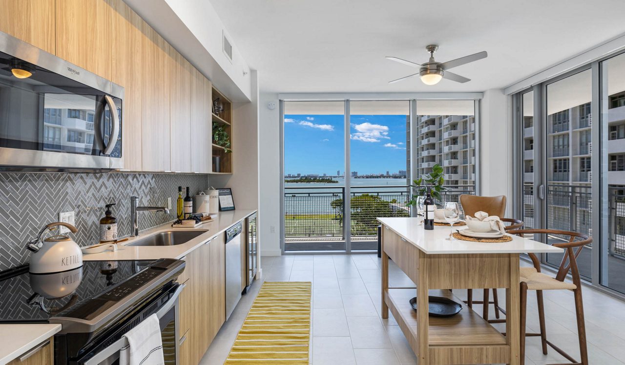 The Watermarc at Biscayne Bay - Miami, FL - Apartment Interior Kitchen and dining area