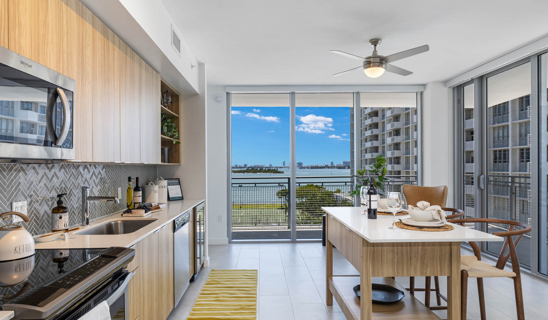The Watermarc at Biscayne Bay - Miami, FL - Apartment Interior Kitchen and dining area