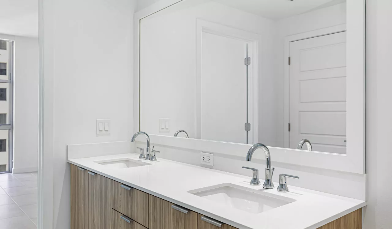 The Watermarc at Biscayne Bay - Miami, FL - Bathroom