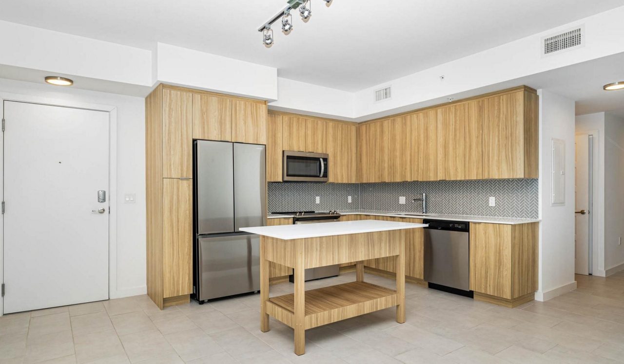 Watermarc_Unit_1509_Kitchen7_edit