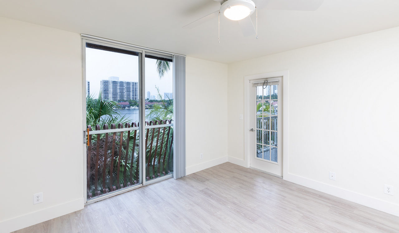 Waterways Village - Miami FL - Bedroom