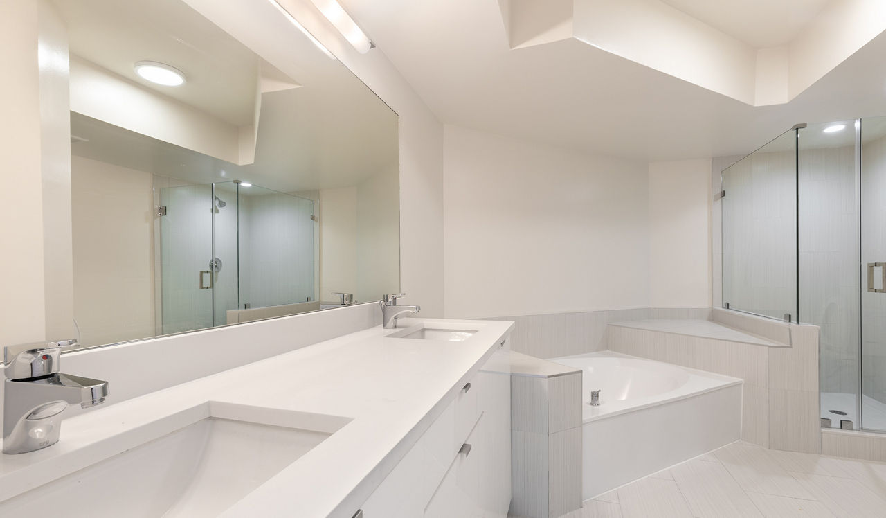 Waterways Village - Miami FL - Bathroom