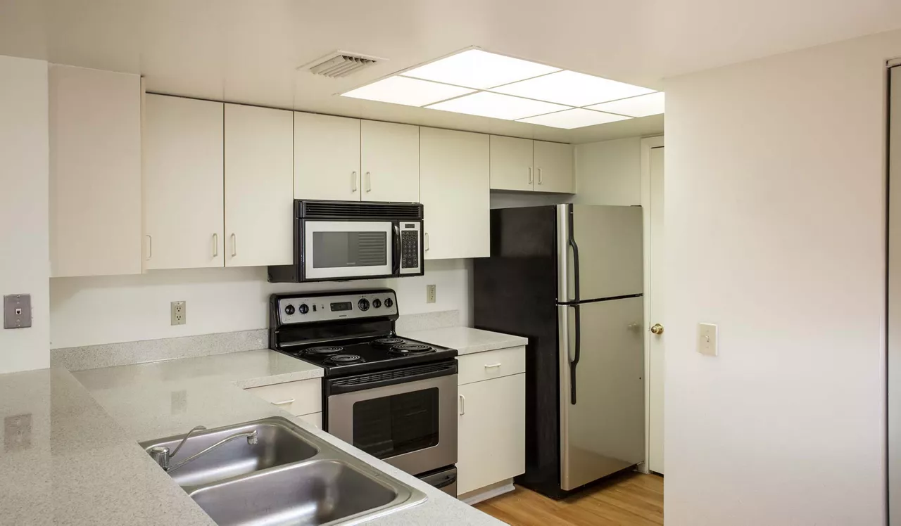 Waterways Village -  Aventura, CA - Kitchen