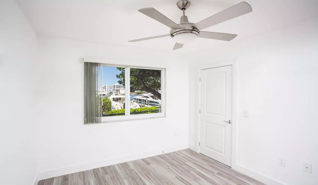 Waterways Village - Aventura, FL - Bedroom