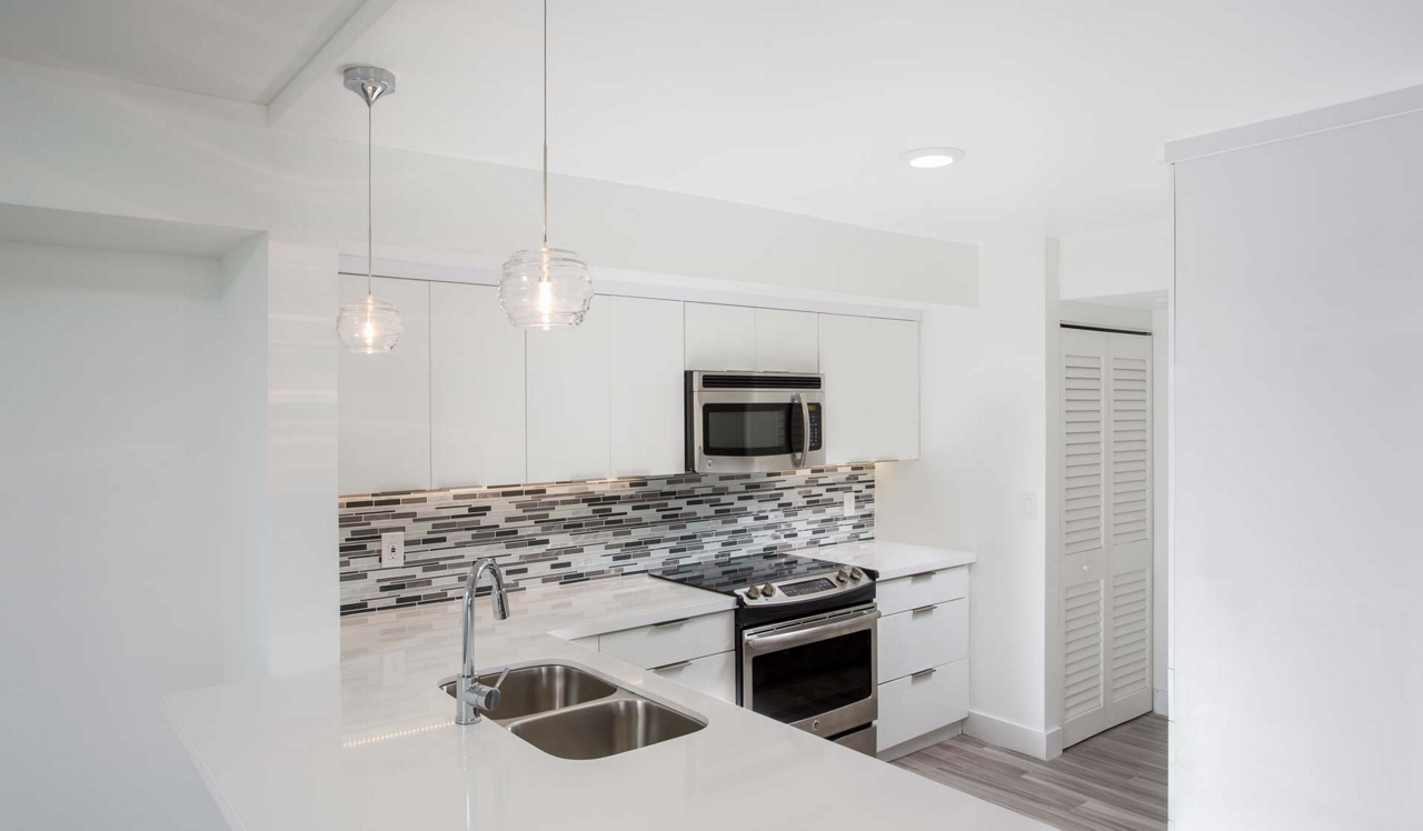 Waterways Village - Aventura, FL - Kitchen 