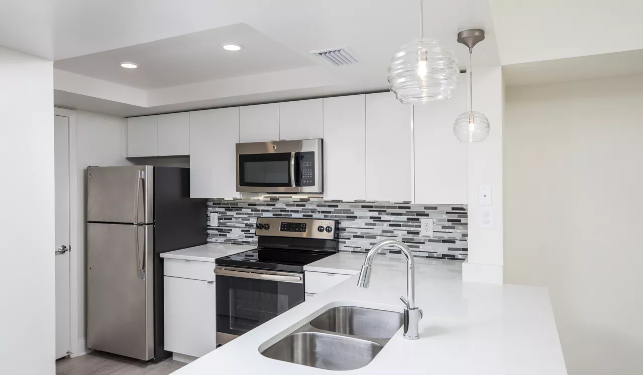 Waterways Village - Aventura, FL - Kitchen
