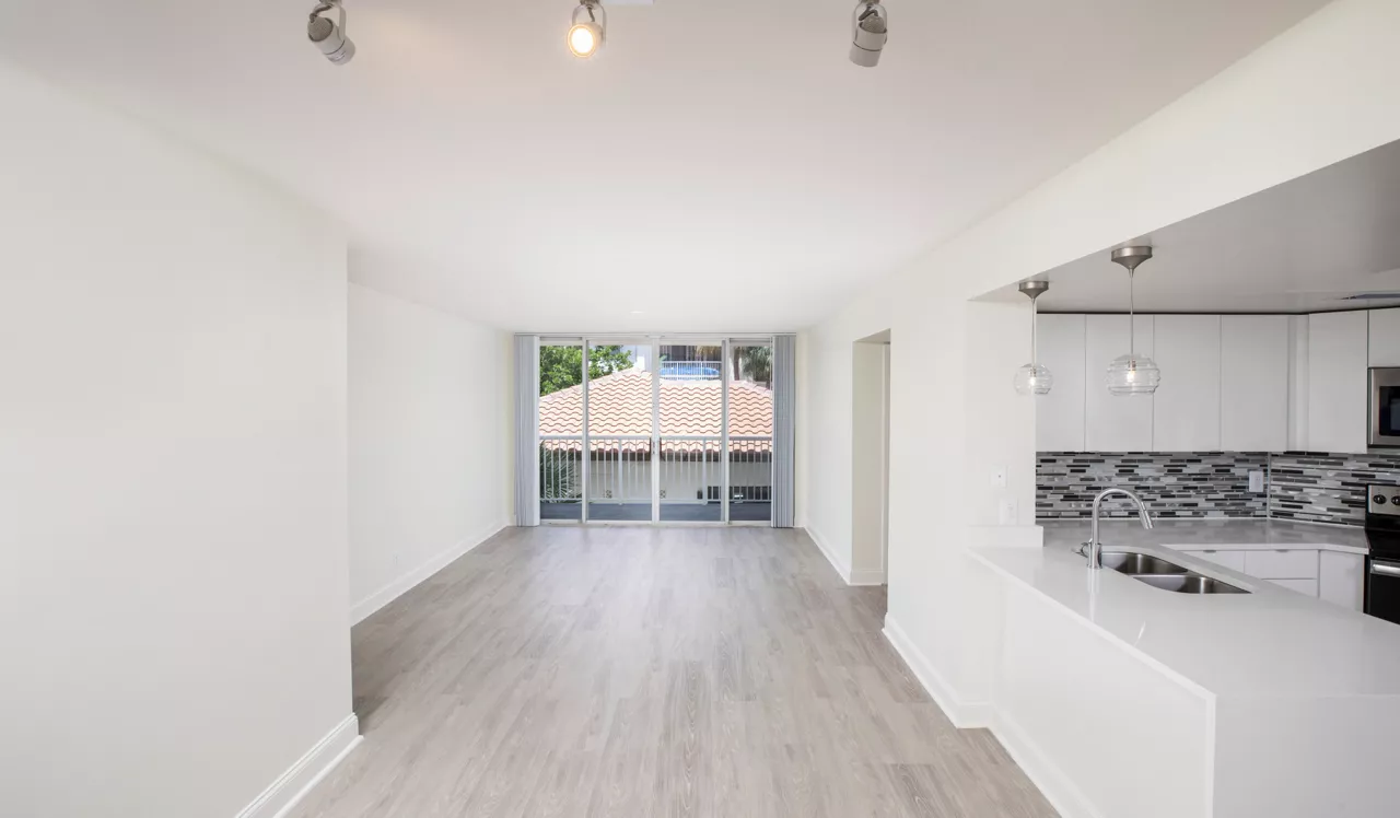 Waterways Village - Aventura, FL - Kitchen