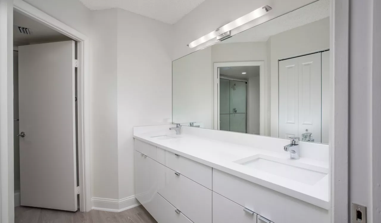 Waterways Village - Aventura, FL - Bathroom