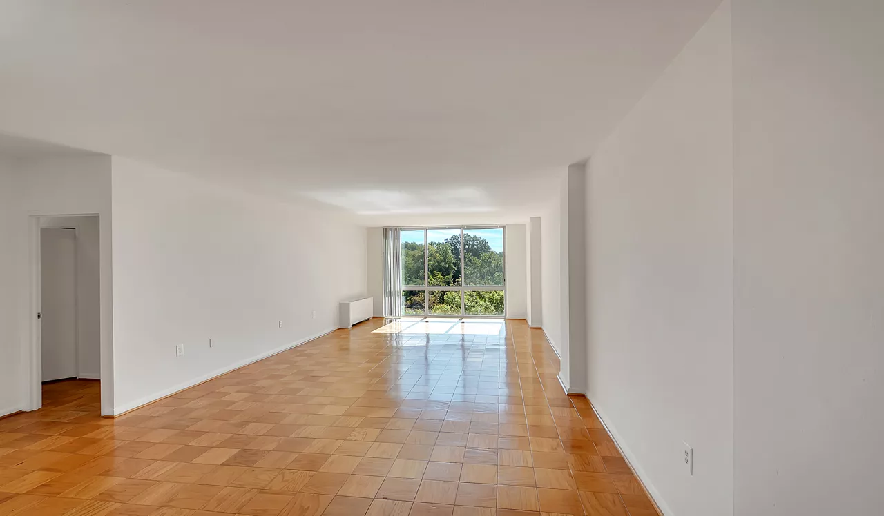 Willard Towers - Chevy Chase, MD - Living Room