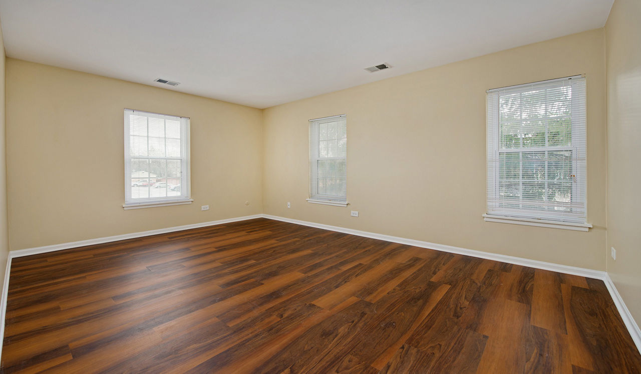 Willow Bend - Rolling Meadows, IL - bedroom