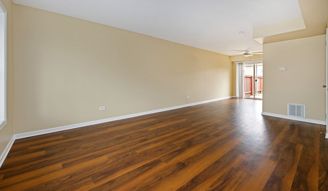 Willow Bend - Rolling Meadows, IL - living room