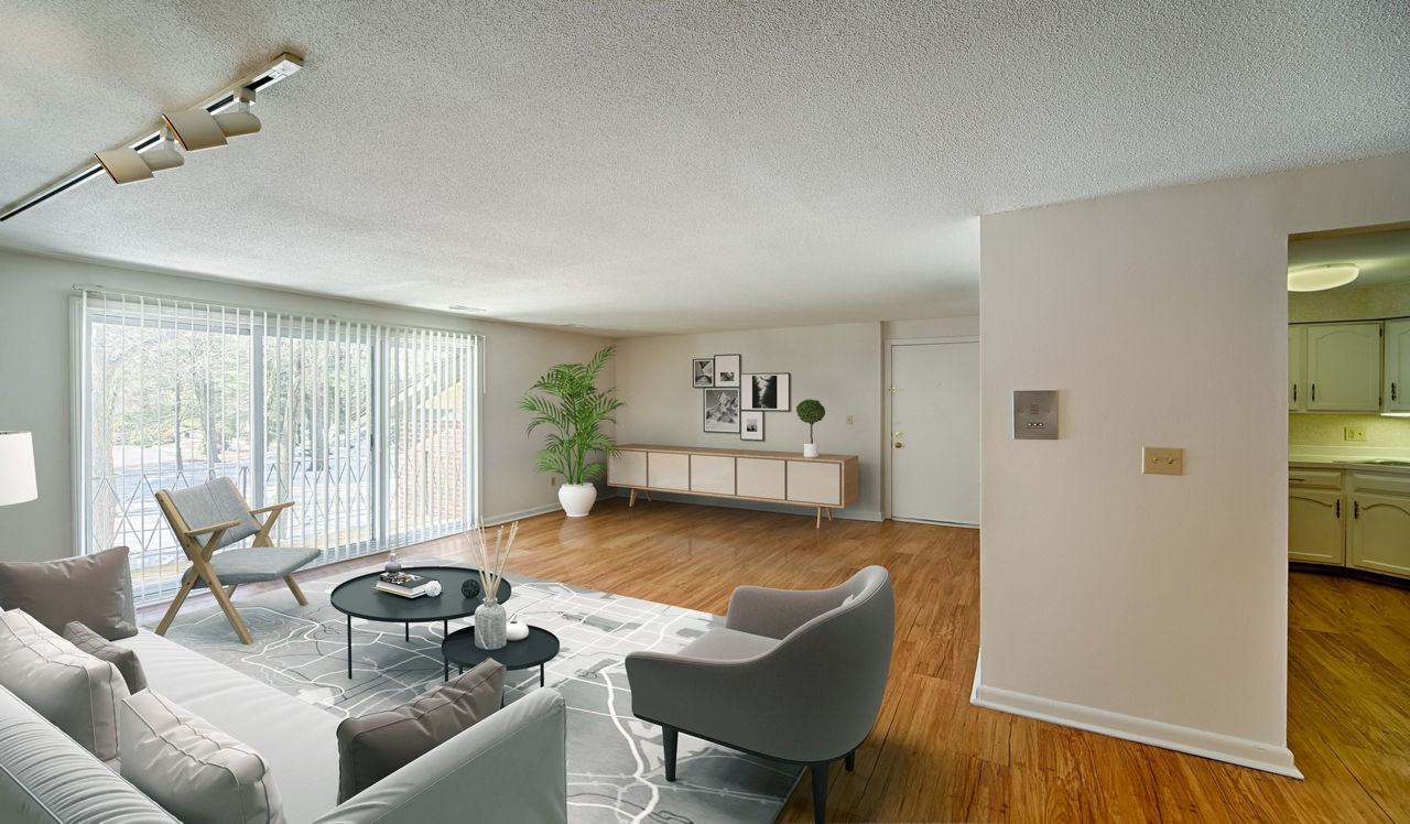 Royal Crest - Noth Andover, MA - Living Room