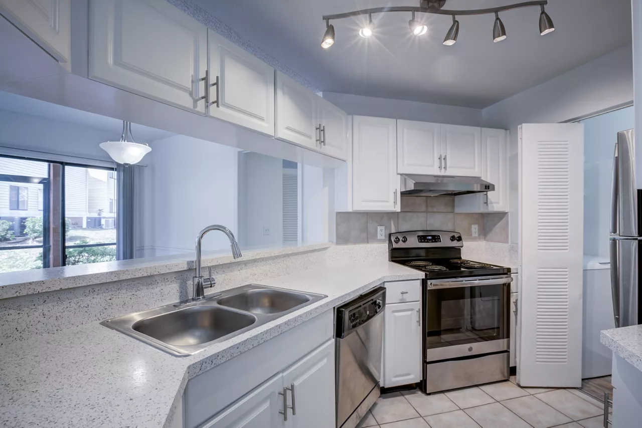 Winthrop West - Riverview, FL - Kitchen