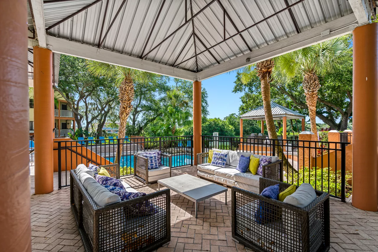 Winthrop West in Tampa, FL - Outdoor Lounge