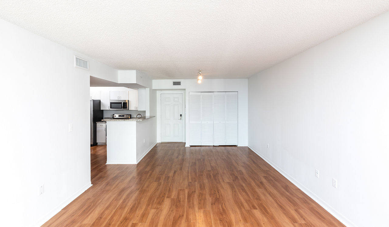 Yacht Club at Brickell Apartments - Miami, FL - Living Room