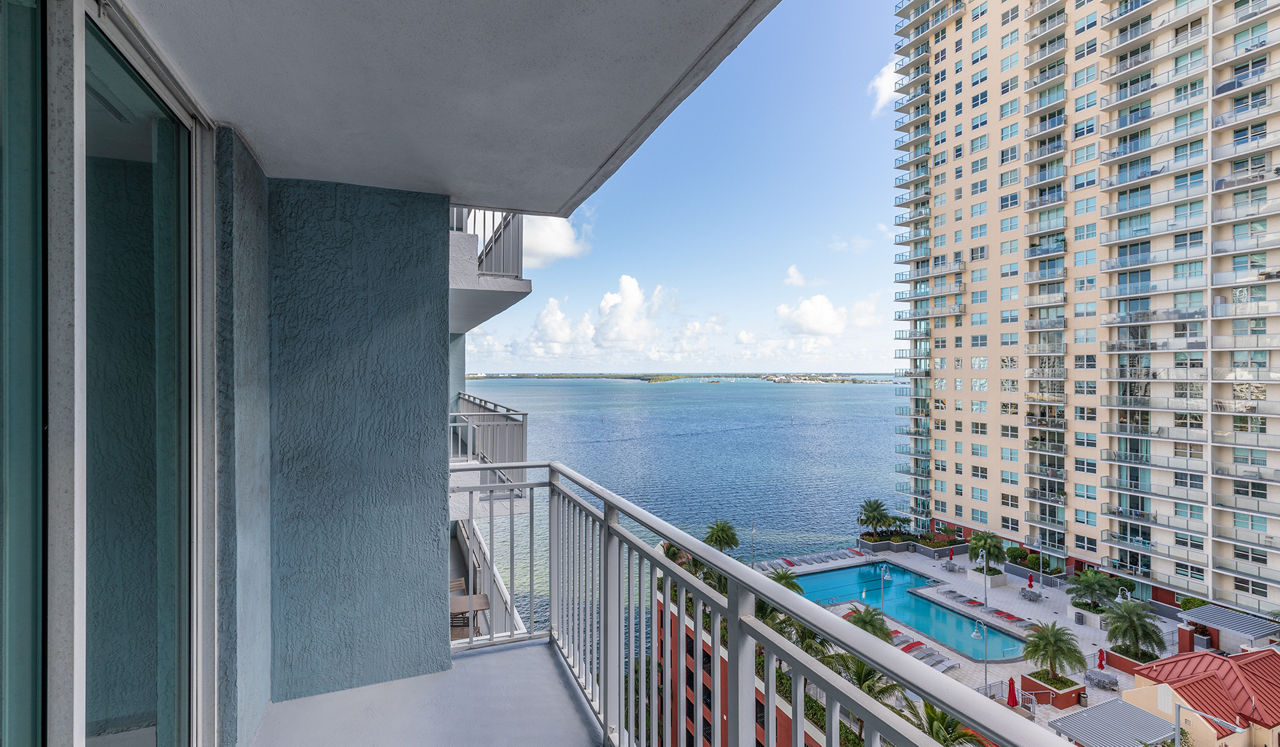 Yacht Club at Brickell Apartments in Miami, FL - Balcony
