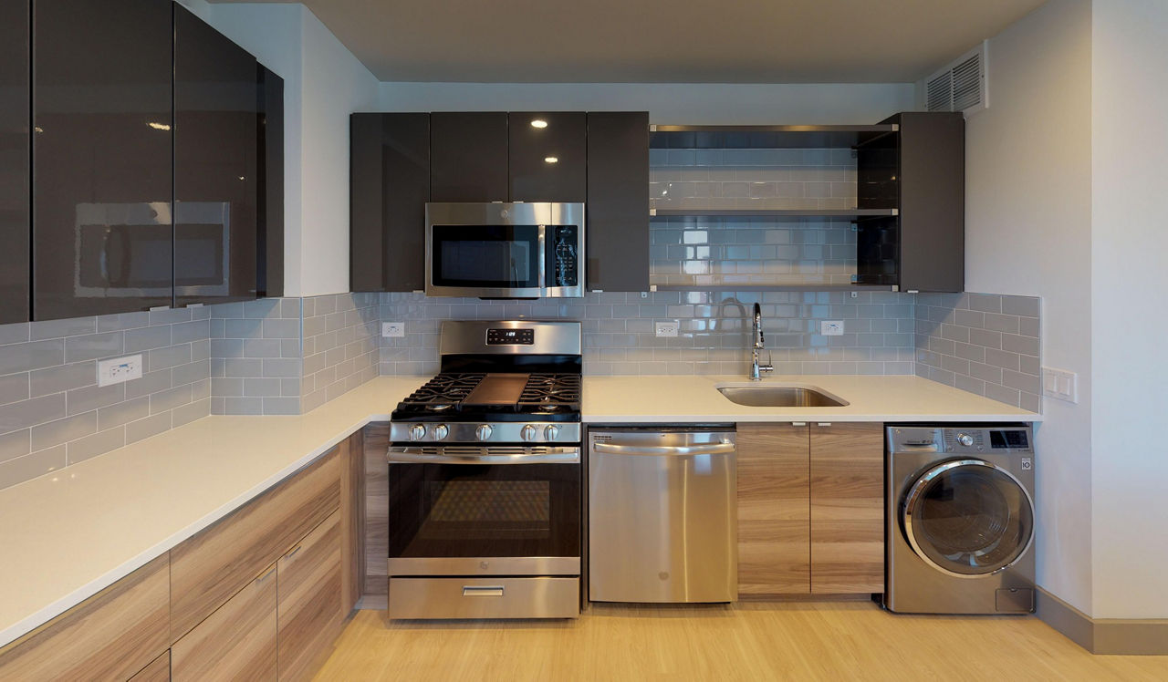 Yorktown Apartment Homes - Lombard, IL - Kitchen