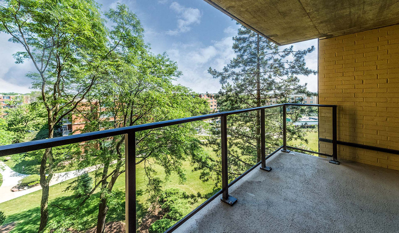Yorktown - Lombard, IL - balcony