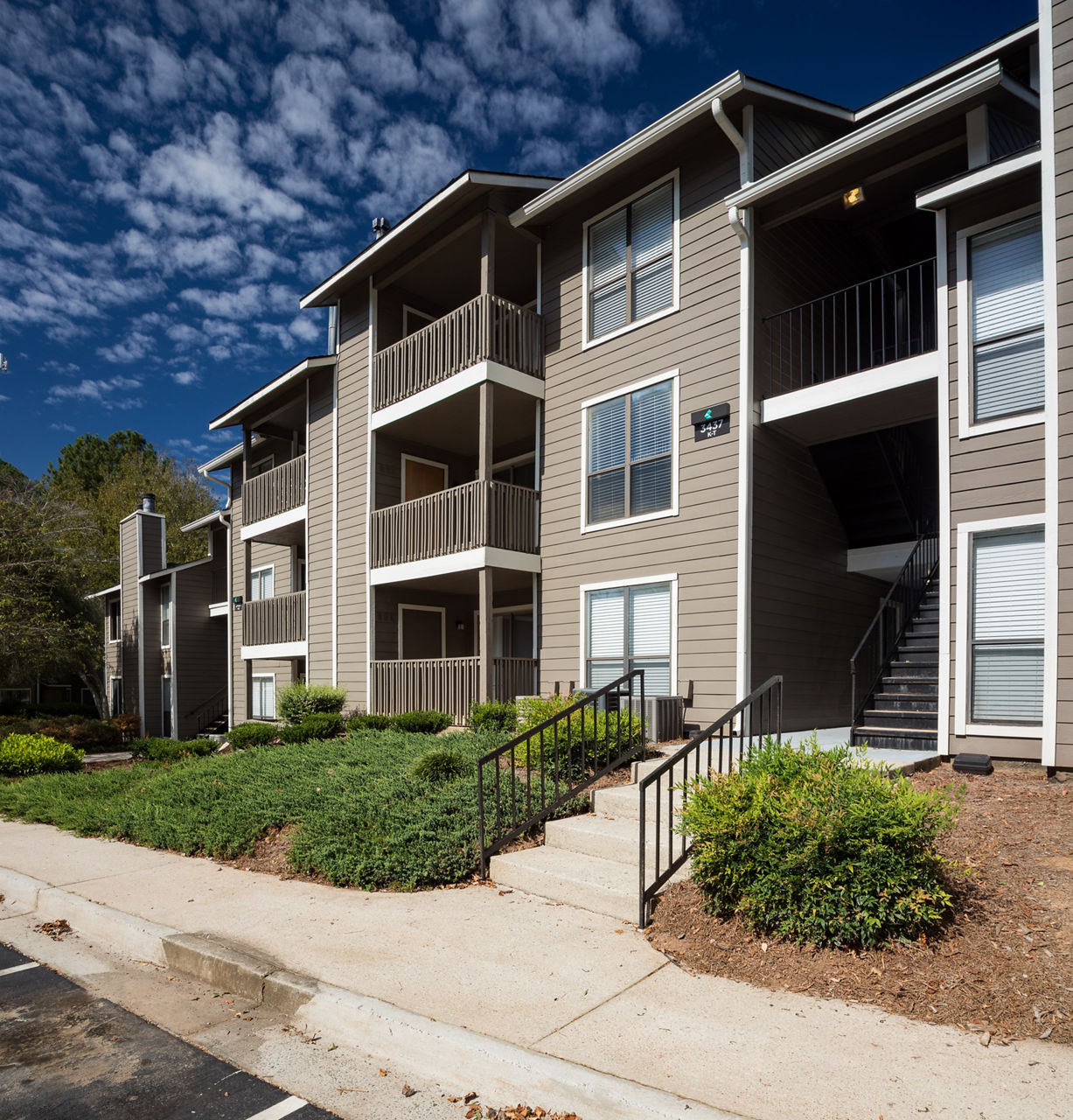 Arden Vue 2 of 12