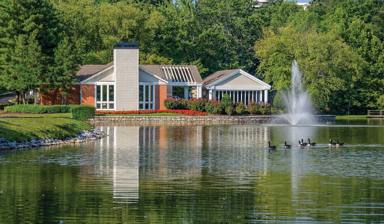  Hillmeade Apartment Homes - Nashville, TN - Lake