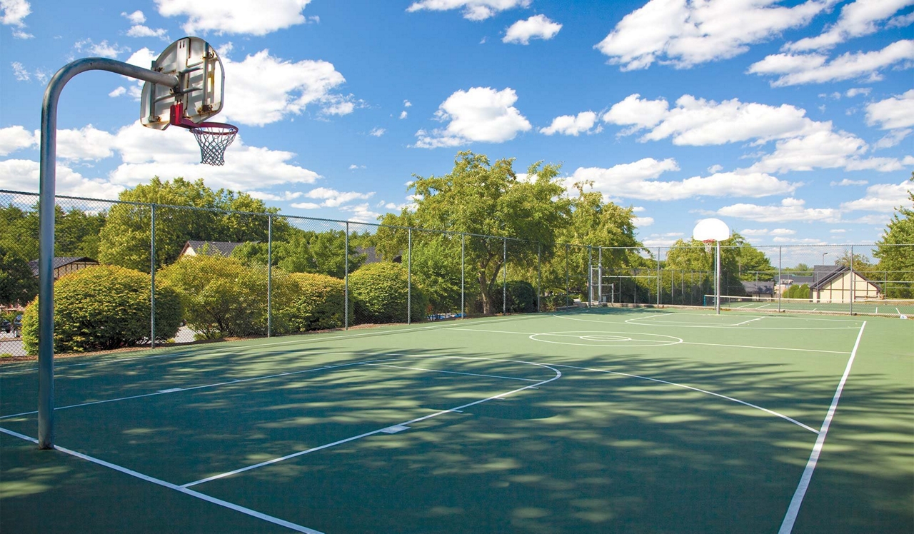 Royal Crest Estates - Nashua, NH - Basketball court