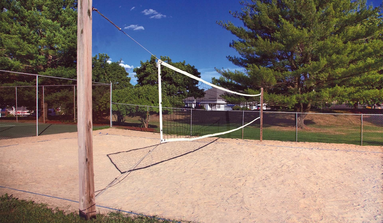 Royal Crest Estates - Nashua, NH - Sand volleyball