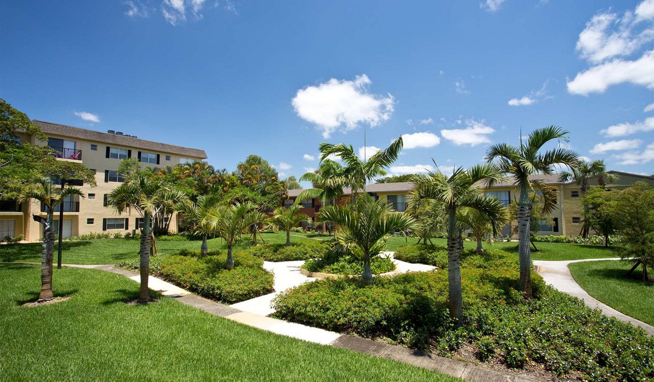 Plantation Gardens - Plantation, FL - Building Exterior