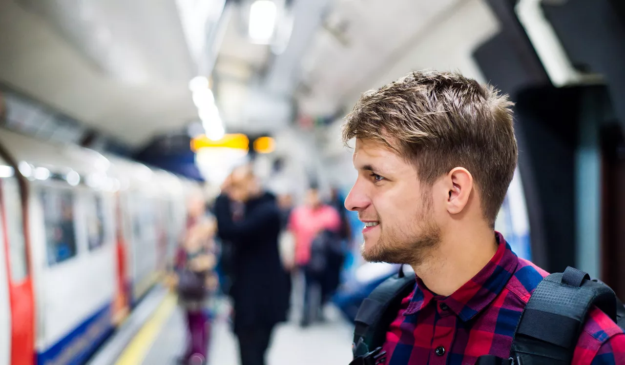 Metro line commuter