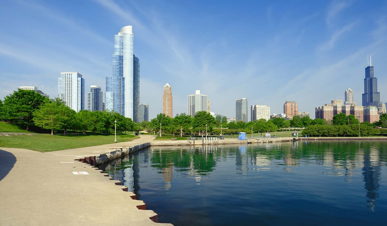 Hyde Park Tower - Chicago, IL - Riverside Trail.<div style="text-align: center;">&nbsp;</div>
<div style="text-align: center;">Bike to work or school via one of the many riverside trails.</div>
