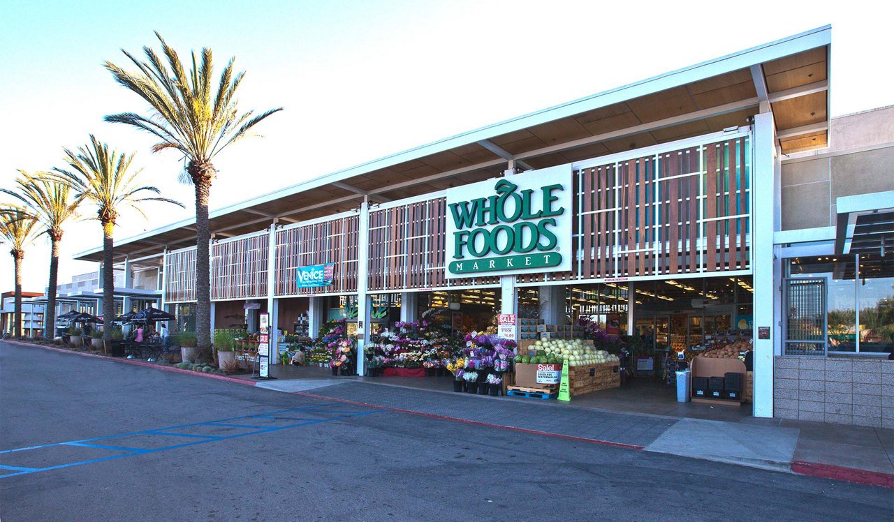 Lincoln Place - Venice, CA - Wholefoods.<div style="text-align: center;">&nbsp;</div>
<div style="text-align: center;">Whole Foods Market is right down the street.</div>
