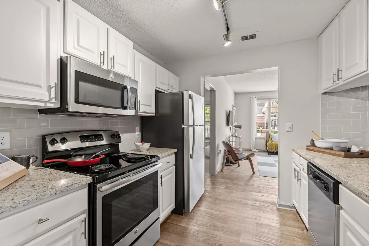 Perimeter 5550 - Atlanta, GA - Kitchen