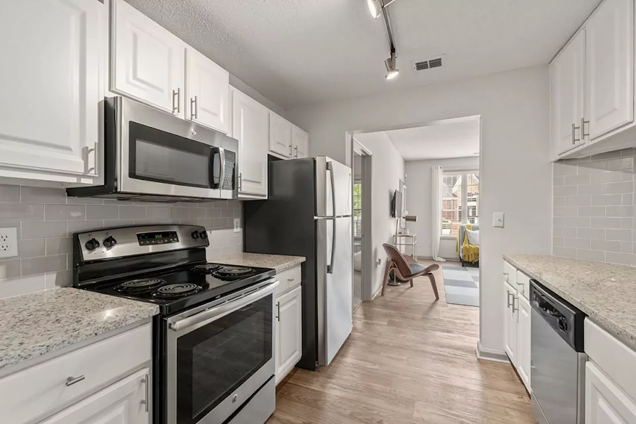 Perimeter 5550 - Atlanta, GA - Kitchen
