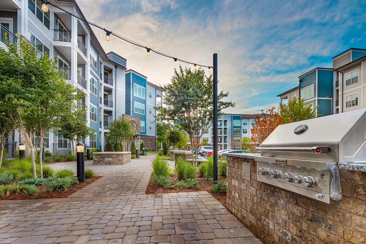 The Ellison in Atlanta, GA - Grill Area