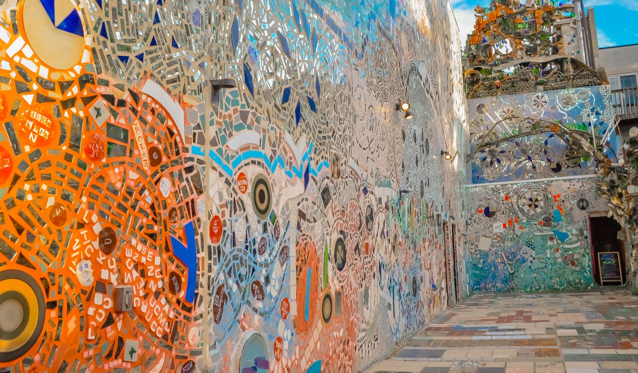 Southstar Lofts - Philadelphia, PA - Magic Gardens.<p>&nbsp;</p>
<p style="text-align: center;">Revel in the wonder of Philadelphia's Magic Gardens, located just a 7 minute walk away.</p>
